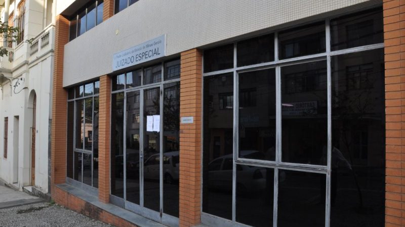 O Juizado Especial Cível de Ponte Nova declarou inexistente a dívida e condenou a empresa a pagar R$ 8 mil por danos morais à consumidora